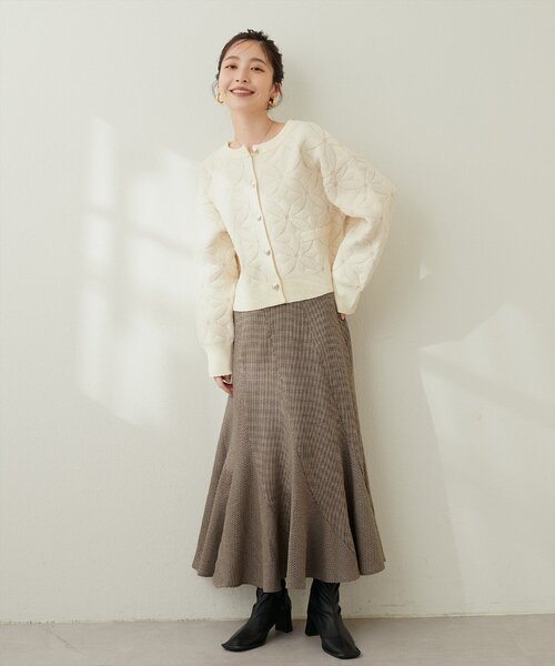 natural couture（ナチュラルクチュール）の「【WEB限定】モールヤーンお花ジャガードカーデ（カーディガン/ボレロ・レディース・ブラック/オフホワイト/チャコールグレー/ベージュ/モカ・FREE）」の12枚目の写真