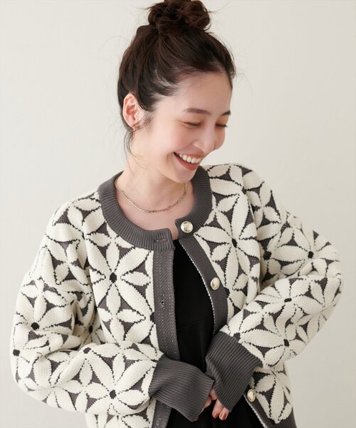 natural couture（ナチュラルクチュール）の「【WEB限定】モールヤーンお花ジャガードカーデ（カーディガン/ボレロ・レディース・ブラック/オフホワイト/チャコールグレー/ベージュ/モカ・FREE）」の20枚目の写真