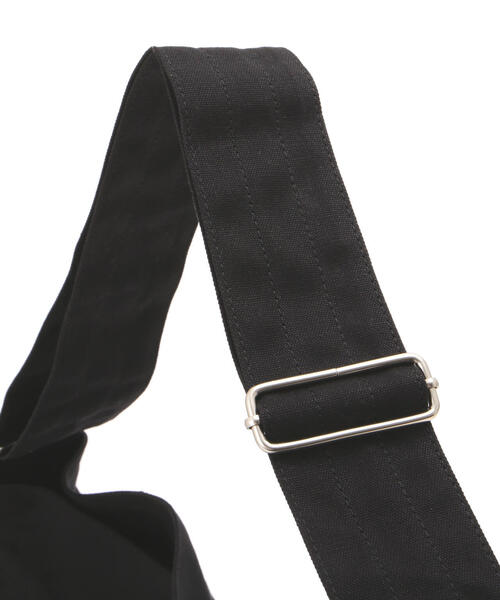 AVIREX(アヴィレックス)の「NEWSPAPER BAG/ニュースペーパー バッグ/AVIREX/アヴィレックス/AX2702(ショルダーバッグ・レディース・ホワイト系2/ブラック・F)」の11枚目の写真