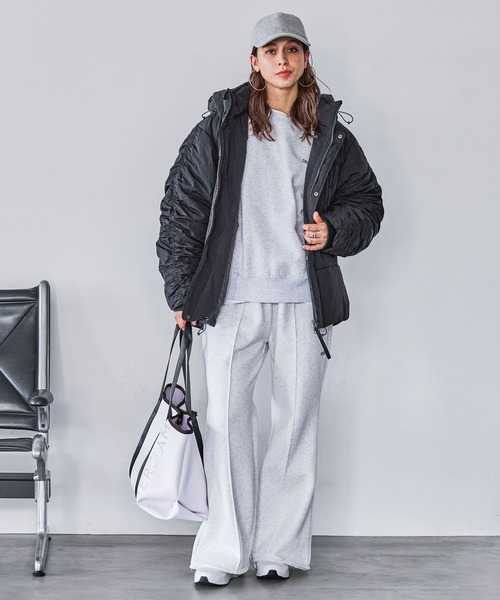 HEREIAM（ヘレイアム）の「【HEREIAM】撥水/エアサーマルパディブルゾン（ブルゾン・レディース・ライトカーキ/ブラック・FREE）」の8枚目の写真