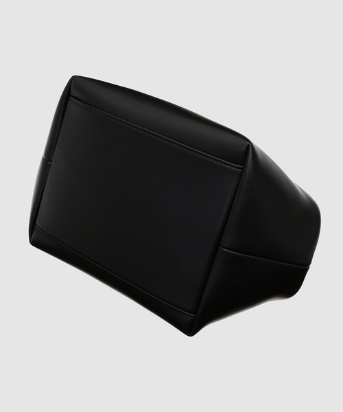 GANNI（ガニー）の「Ganni Bou Bag Small（ハンドバッグ・レディース・ブラック・OS）」の10枚目の写真