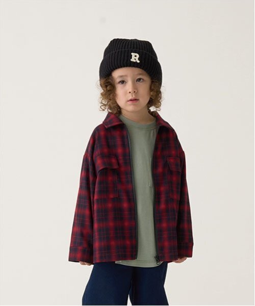 b・ROOM（ビールーム）の「ビッグシルエット長袖チェックシャツ(ジップアップ)（シャツ/ブラウス・キッズ・ブラック/レッド/グリーン・100cm/110cm/120cm/130cm/140cm/150cm）」の3枚目の写真