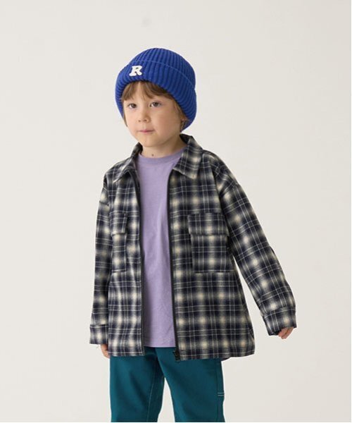 b・ROOM（ビールーム）の「ビッグシルエット長袖チェックシャツ(ジップアップ)（シャツ/ブラウス・キッズ・ブラック/レッド/グリーン・100cm/110cm/120cm/130cm/140cm/150cm）」の2枚目の写真