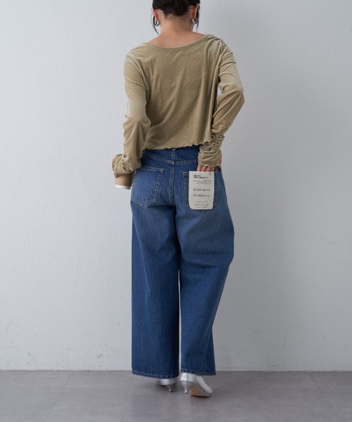 WILLOW（ウィロー）の「【WILLOW】ベロアスタッズトップス（Tシャツ/カットソー・レディース・ブラック/ベージュ・ONE SIZE）」の9枚目の写真