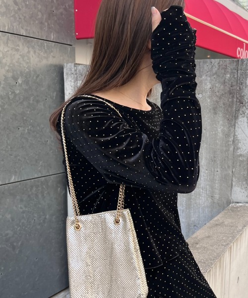 WILLOW（ウィロー）の「【WILLOW】ベロアスタッズトップス（Tシャツ/カットソー・レディース・ブラック/ベージュ・ONE SIZE）」の17枚目の写真