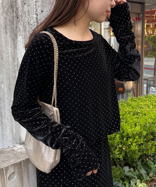 WILLOW（ウィロー）の「【WILLOW】ベロアスタッズトップス（Tシャツ/カットソー・レディース・ブラック/ベージュ・ONE SIZE）」の18枚目の写真