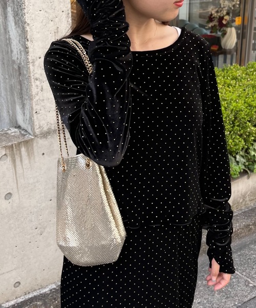 WILLOW（ウィロー）の「【WILLOW】ベロアスタッズトップス（Tシャツ/カットソー・レディース・ブラック/ベージュ・ONE SIZE）」の20枚目の写真