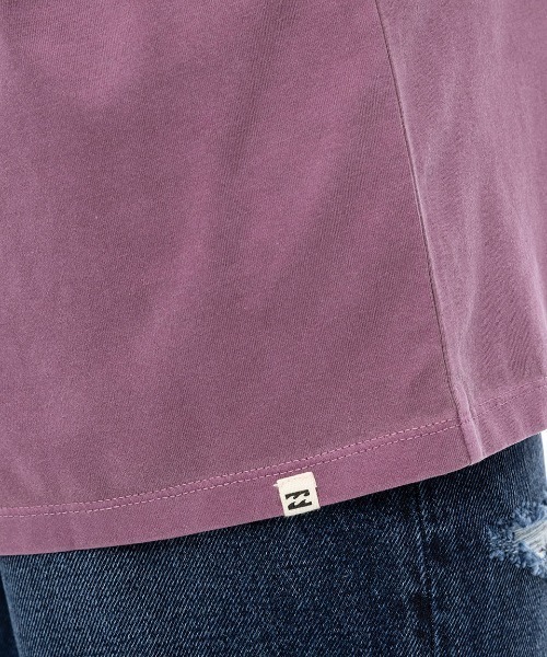 BILLABONG(ビラボン)の「BILLABONG レディース FELLIN FREE LOOSE LS ロンT 【2024年秋冬モデル】/ビラボンバックプリント長袖ロゴロンT(Tシャツ/カットソー・レディース・ブラック/パープル系その他/ホワイト系その他・MEDIUM/LARGE)」の16枚目の写真