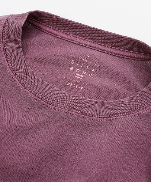 BILLABONG(ビラボン)の「BILLABONG レディース FELLIN FREE LOOSE LS ロンT 【2024年秋冬モデル】/ビラボンバックプリント長袖ロゴロンT(Tシャツ/カットソー・レディース・ブラック/パープル系その他/ホワイト系その他・MEDIUM/LARGE)」の5枚目の写真