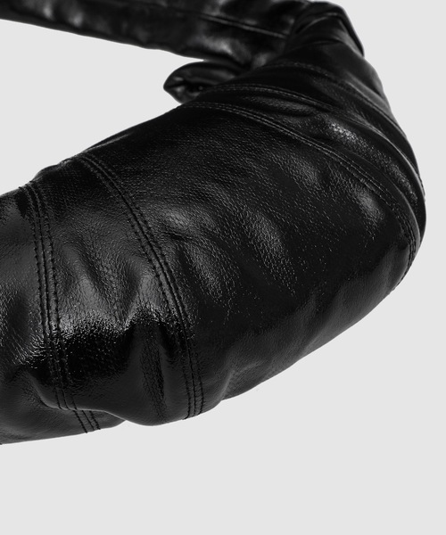 LEMAIRE（ルメール）の「SMALL CROISSANT BAG（ショルダーバッグ・レディース・ブラック/グレー/ブラウン・OS）」の6枚目の写真