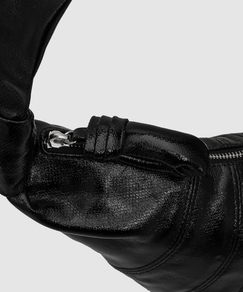 LEMAIRE（ルメール）の「SMALL CROISSANT BAG（ショルダーバッグ・レディース・ブラック/グレー/ブラウン・OS）」の5枚目の写真