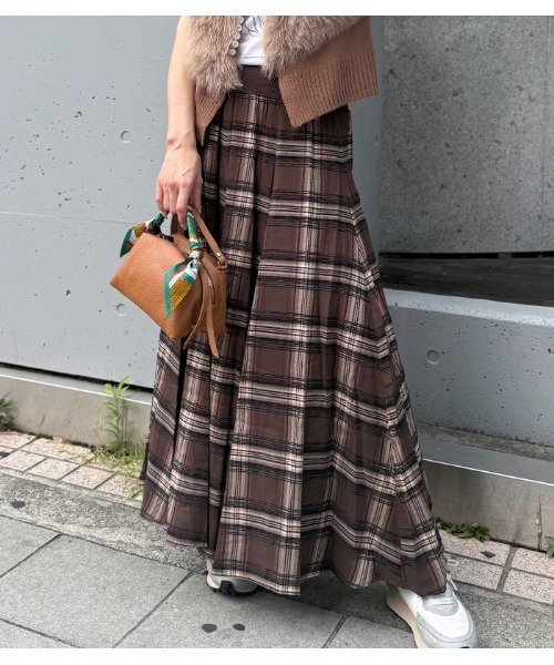 極美品✨PLEATS PLEASE マキシ丈　フレアスカート　ブラウン　総柄 ブラック 美単タックフレアスカート ブラック/ブラウン/ネイビー