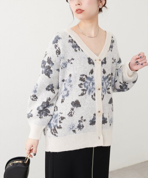 natural couture(ナチュラルクチュール)の「ラメ入りフラワージャガードゆるカーデ(カーディガン/ボレロ・レディース・ライトベージュ/オフホワイト/チャコールグレー/ピンク・FREE)」の16枚目の写真