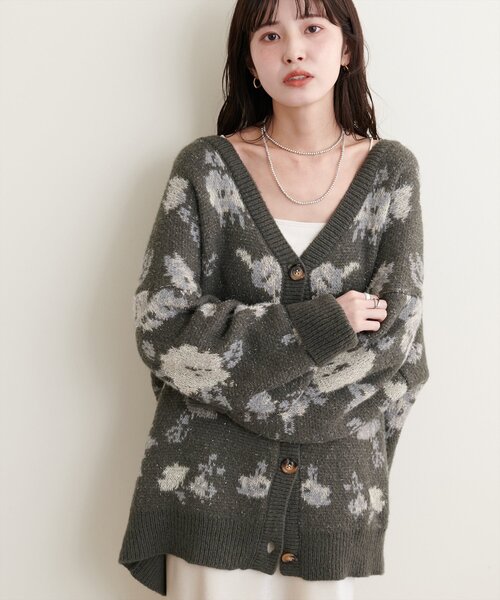 natural couture(ナチュラルクチュール)の「ラメ入りフラワージャガードゆるカーデ(カーディガン/ボレロ・レディース・ライトベージュ/オフホワイト/チャコールグレー/ピンク・FREE)」の22枚目の写真