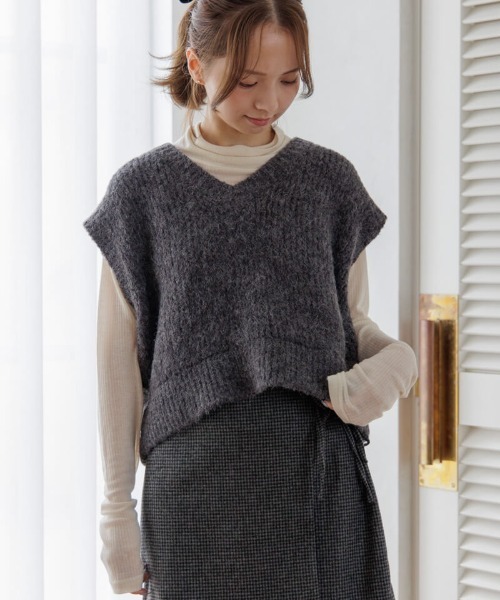 flower（フラワー）の「エニーフラッフベスト（ベスト・レディース・ホワイト/グレー・FREE）」の3枚目の写真