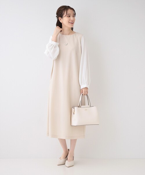 SHOO・LA・RUE（シューラルー）の「【通勤/セレモニー】Vカットデザインで足が美しく見える ベーシック5cmパンプス（パンプス・レディース・ブラック/アイボリー・45/35/25）」の9枚目の写真