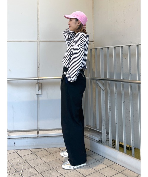 Ungrid(アングリッド)の「タックストレートパンツ(その他パンツ・レディース・ネイビー/グレー・SMALL/MEDIUM)」の8枚目の写真