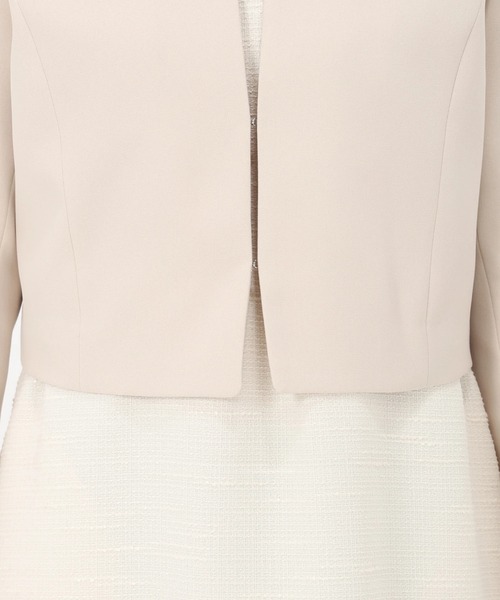 STRAWBERRY-FIELDS（ストロベリーフィールズ）の「ノーカラーコンパクトジャケット（ノーカラージャケット・レディース・ベージュ/ネイビー・2）」の9枚目の写真