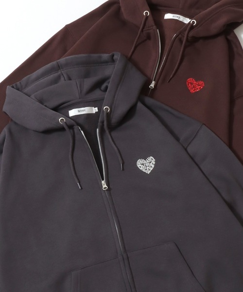 SITRY(シトリー)の「2026AW新色追加 SITRY Heart Embroidery Sweat Hoodie/別注 オーバーサイズ ダブルジップ ハートロゴ ワンポイントラメ刺繍 裏起毛 フルジップパーカー フーディー パーカー スウェット レディース メンズ(パーカー・レディース・ブラック/アッシュグレー/ホワイト/ネイビー/ブラウン/ブラック系その他/ネイビー系/ブラック系その他2/ブラウン系その他/グレー系その他/ブラック系その他4/ブラック系その他3/チャコール/グレー系その他2・M/L/XL)」の9枚目の写真