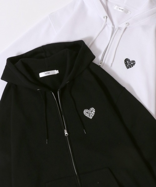 SITRY（シトリー）の「SITRY Heart Embroidery Sweat Hoodie/別注 オーバーサイズ ダブルジップ ハートロゴ ワンポイントラメ刺繍 裏起毛 フルジップパーカー フーディー パーカー スウェット レディース メンズ（パーカー・レディース・ブラック/アッシュグレー/ホワイト/ネイビー/ブラウン/ブラック系その他/ネイビー系/ブラック系その他2/ブラウン系その他/グレー系その他/ブラック系その他4/ブラック系その他3・M/L/XL）」の3枚目の写真
