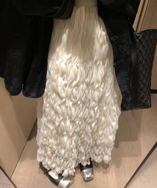 deux amour(ドゥーザムール)の「シフォンシワ加工プリーツロングスカート(スカート・レディース・アイボリー/ブラック・FREE)」の3枚目の写真