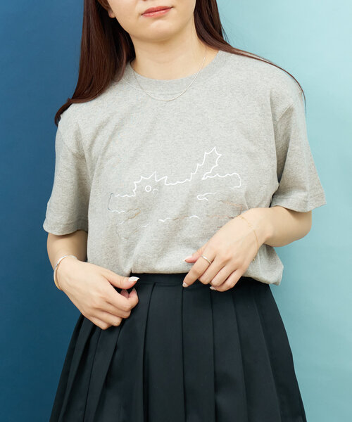 BIRTHDAY BAR(バースデイバー)の「umao×BIRTHDAY BAR ホイルプリントTシャツ(Tシャツ/カットソー・レディース・ブラック/グレー/ホワイト・0)」の3枚目の写真