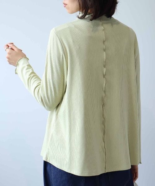 leswel（レスウェル）の「【L～5L 大きいサイズ】配色使いハイネックプルオーバー（Tシャツ/カットソー・レディース・クリーム/チャコールグレー/グリーン・LL/L/5L/3L/4L）」の4枚目の写真
