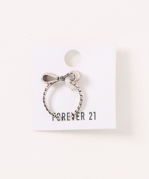 FOREVER 21(フォーエバー トゥエンティーワン)の「ミニリボンリング(リング・レディース・ブラック/シルバー・FREE)」の6枚目の写真