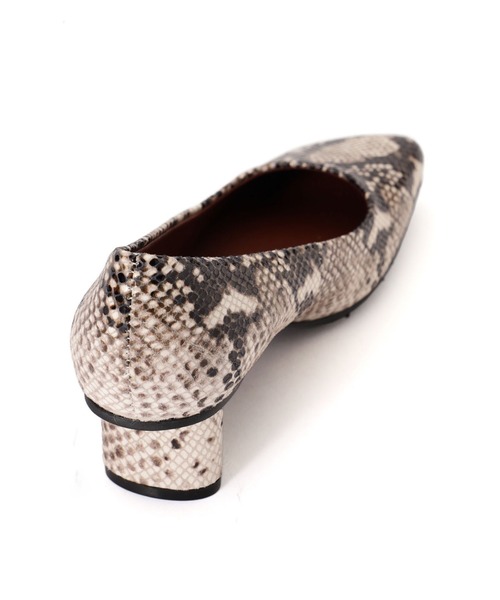 ROSE BUD（ローズバッド）の「(piu comoda)スクエアトゥパンプス（パンプス・レディース・シルバー/ベージュ/ブラック・37/36/38）」の6枚目の写真