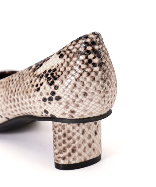 ROSE BUD（ローズバッド）の「(piu comoda)スクエアトゥパンプス（パンプス・レディース・シルバー/ベージュ/ブラック・37/36/38）」の8枚目の写真