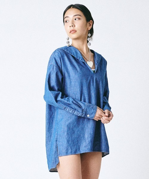 mikomori(ミコモリ)の「【mikomori × THIRD MAGAZINE】DENIM SAILOR COLLAR SHIRT(シャツ/ブラウス・レディース・インディゴブルー・FREE)」の4枚目の写真