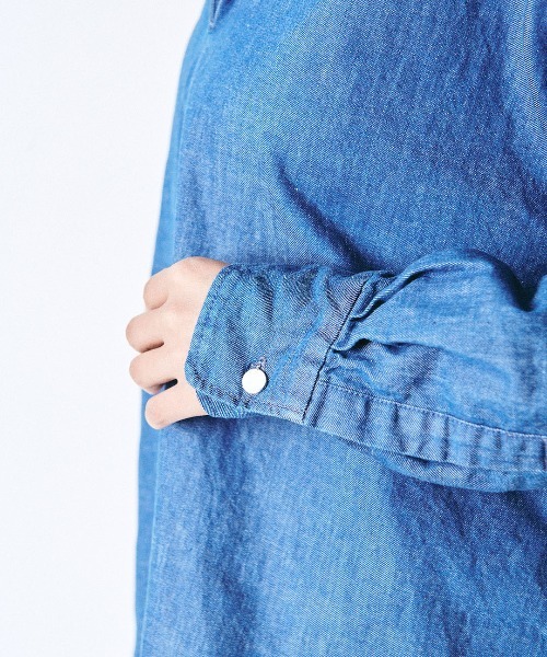 mikomori(ミコモリ)の「【mikomori × THIRD MAGAZINE】DENIM SAILOR COLLAR SHIRT(シャツ/ブラウス・レディース・インディゴブルー・FREE)」の8枚目の写真
