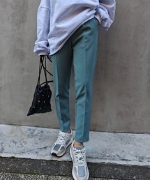 センタープレステーパードパンツ