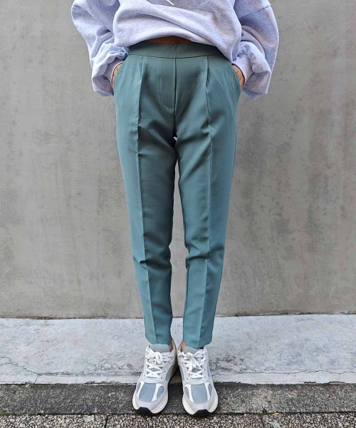 esutoreja(エストレジャ)の「センタープレステーパードパンツ(その他パンツ・レディース・ターコイズブルー/ブラック・M/S)」の3枚目の写真