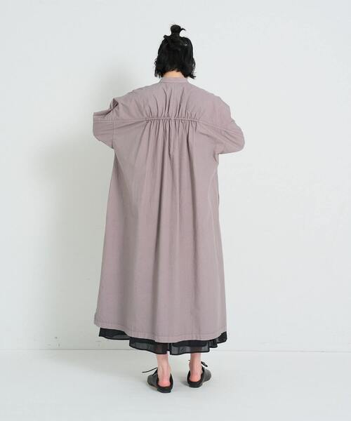conges payes ADIEU TRISTESSE(コンジェ ペイエ アデュートリステス)の「ステッチワークシャツワンピ(ワンピース・レディース・チャコールグレー/グリーン・38)」の19枚目の写真