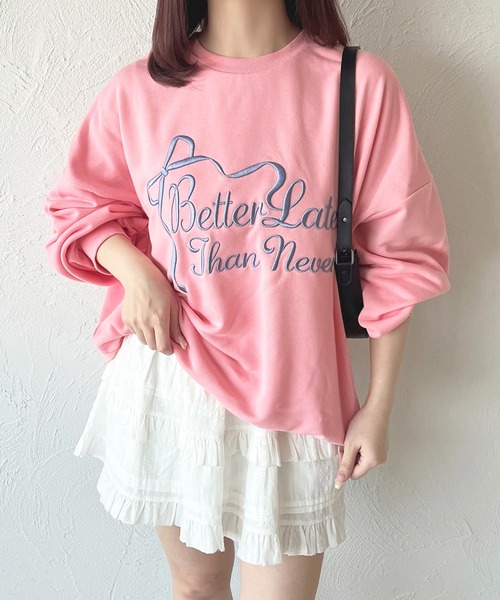 apres jour(アプレジュール)の「刺繍ロゴスウェット(スウェット・レディース・オートミール/ネイビー/ピンク・フリー/X-LARGE)」の3枚目の写真