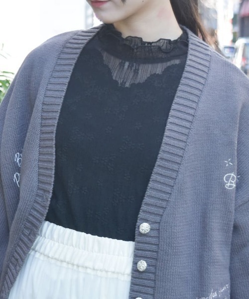 axes femme(アクシーズファム)の「連ボタン花レースインナー(Tシャツ/カットソー・レディース・ピンク/キナリ/ブラック・FREE)」の3枚目の写真