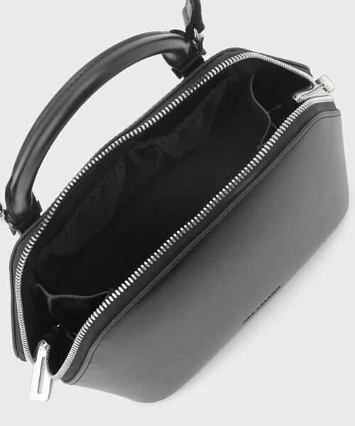 GRACE CONTINENTAL(グレースコンチネンタル)の「ADD CULUMN BOSTON BAG(ショルダーバッグ・レディース・ブラック/ブルー・FREE)」の11枚目の写真