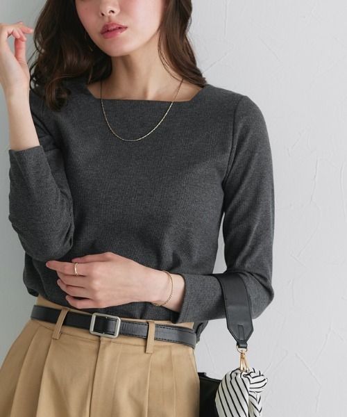 Pierrot(ピエロ)の「ネックが選べるテレコリブカットソー(Tシャツ/カットソー・レディース・ライトグレー/ブラック系その他/ブラウン/レッド/ベージュ系その他/レッド系その他/ライトグレー系/ネイビー系1/ベージュ系その他2/ホワイト系その他3/ライトグレー系2/ブラウン系その他3/レッド系その他3/ブラック系その他4/ベージュ系その他4/ブルー系3/ブラック/ライトベージュ/ホワイト×ブラック/ブラウン系/グレー系その他/その他/ブルー系その他2/ブラック系その他2/ブルー系その他4/ネイビー系3/ブラウン系その他4/レッド系その他4/ブルー系その他5/チャコールグレー/グレイッシュブルー/ネイビー系/ネイビー/ブルー系その他/ブルー系/グレー系その他2/その他1/ホワイト系その他2/ライトグレー系1/ブラウン系その他2/ネイビー系2/ベージュ系その他3/ブルー系2/ブラック系その他3/ライトグレー系3/ブルー系1/グレー系その他3/その他2/グレー系その他4/その他3/その他30/その他32/その他29/その他31/その他33/グレー系2/グレー系3/グレー系/グレー系1/ピンク系/ピンク系1/ピンク系2/ピンク系3/オフホワイト/ピンク系4/ホワイト系その他/ホワイト系その他4/グレー系4/レッド系その他5/レッド系その他6/レッド系その他7/グレー系その他6/ヘザーチャコール/チャコール/グレー系その他5/グレー系その他7/チェリーレッド/クリアレッド・M/L/LL/3L)」の16枚目の写真