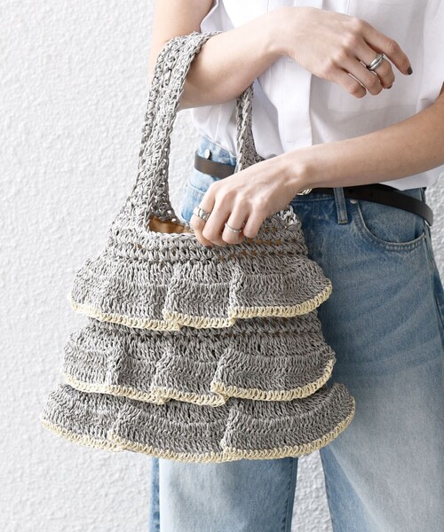 SHIPS any(シップス エニィ)の「【WEB限定】SHIPS any: バイカラー フリル ペーパー トート バッグ(トートバッグ・レディース・オフホワイト/ライトグレー・ONE SIZE)」の1枚目の写真