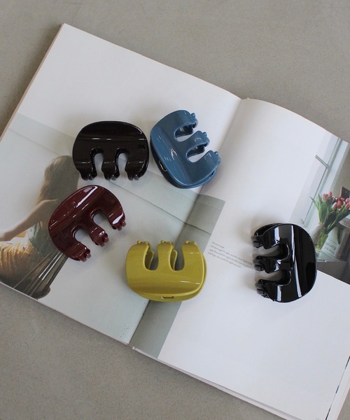 SANSeLF（サンセルフ）の「【SANSeLF】ニュアンスシャーククリップ sana25s017（バレッタ/ヘアクリップ・レディース・レッド/グリーン/ブラウン/ブラック/ブルー・FREE）」の6枚目の写真