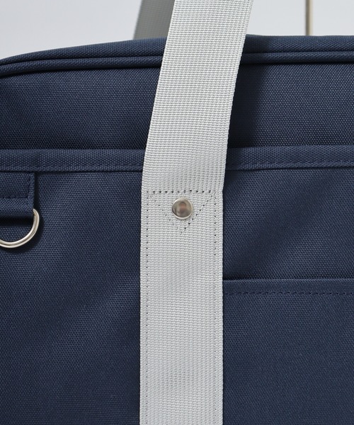 CONVERSE（コンバース）の「CONVERSEﾎﾟﾘｽｸｰﾙﾎﾞｽﾄﾝ（ボストンバッグ・レディース・ネイビー・FREE）」の4枚目の写真