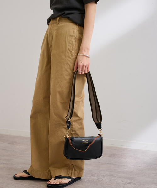☆美品【YOUNG&OLSEN】FRAMeWORK 別注2WAYポーチのみ YOUNG＆OLSEN 別注ストラップ付き2WAY ポーチ（ショルダーバッグ