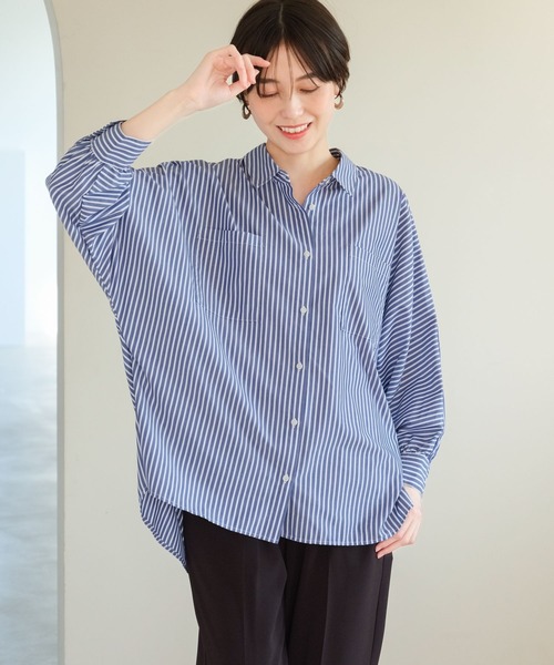 Elura（エルーラ）の「アイロンいらずドルマンシャツ/321615（シャツ/ブラウス・レディース・ネイビー/ベージュ/ブルー・MEDIUM/LARGE）」の2枚目の写真