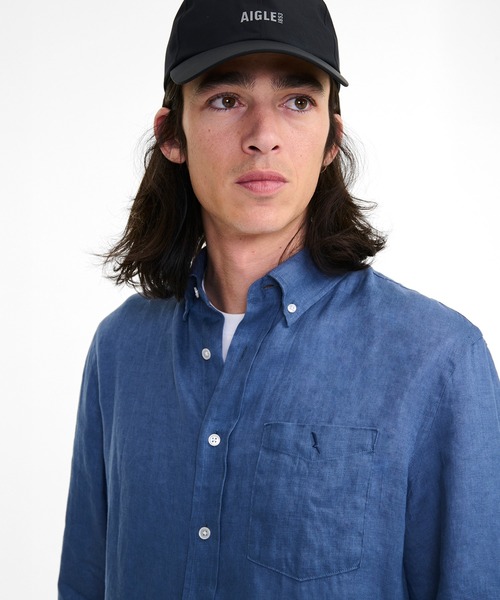 AIGLE(エーグル)の「ロングスリーブ リネンシャツ(シャツ/ブラウス・メンズ・ブルー/ホワイト/イエロー・L/M)」の1枚目の写真