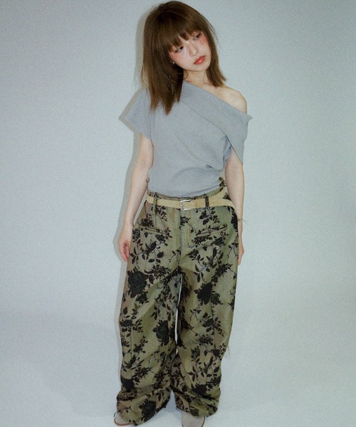 igi(イジ)の「TURNED SHOULDER ASYM TEE / アシンメトリーティーシャツ(Tシャツ/カットソー・レディース・ピンク/グレー/ダークブラウン・FREE)」の21枚目の写真