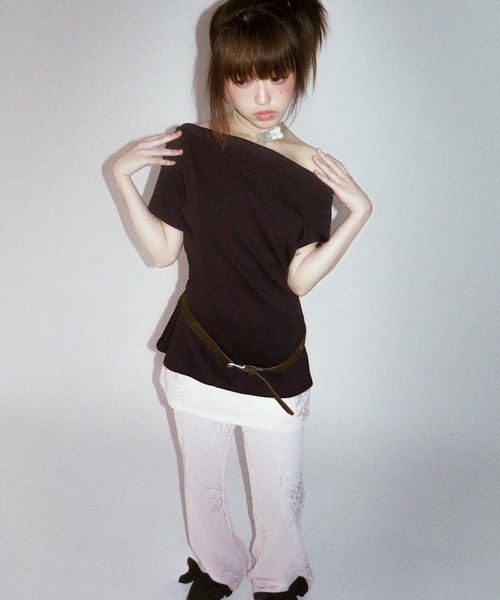 igi(イジ)の「TURNED SHOULDER ASYM TEE / アシンメトリーティーシャツ(Tシャツ/カットソー・レディース・ピンク/グレー/ダークブラウン・FREE)」の15枚目の写真