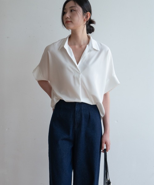 maison de LATIR(メゾンドラティール)の「夏服にピッタリ!Vネックスキッパーフレンチスリーブシャツ(シャツ/ブラウス・レディース・ホワイト・L/M/XL)」の6枚目の写真