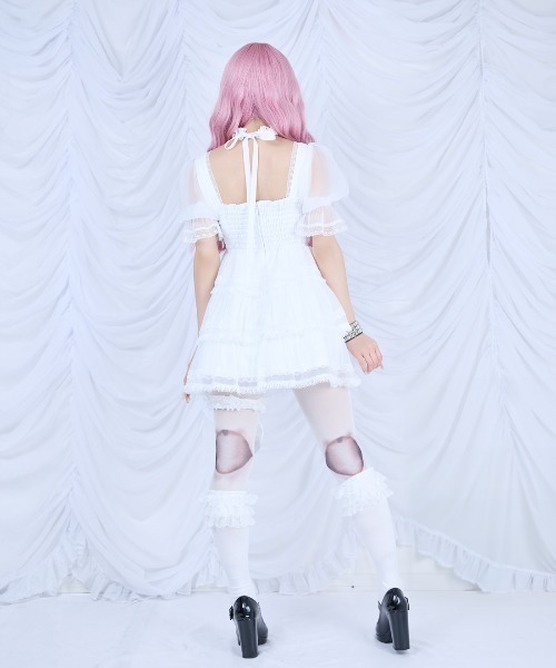 AVENCHUMU（アバンチュウム）の「Frill choker sheer tiered illustration onepiece（ワンピース・レディース・ホワイト/ブラック/ピンク・FREE）」の6枚目の写真