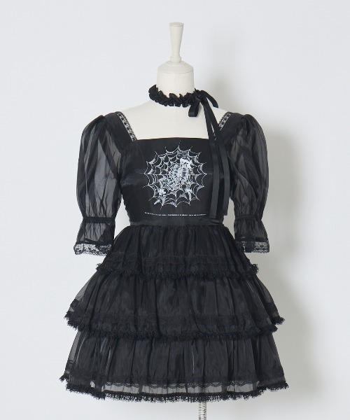 AVENCHUMU（アバンチュウム）の「Frill choker sheer tiered illustration onepiece（ワンピース・レディース・ホワイト/ブラック/ピンク・FREE）」の20枚目の写真